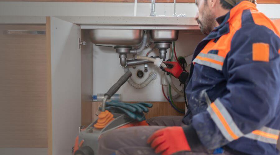 Professional tankless water heater installation services in De Soto, IL